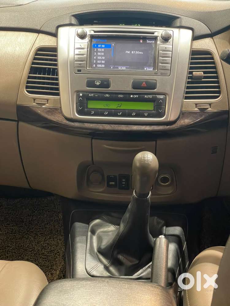 Toyota Innova 2.5 V 8 Str, 2016, Diesel