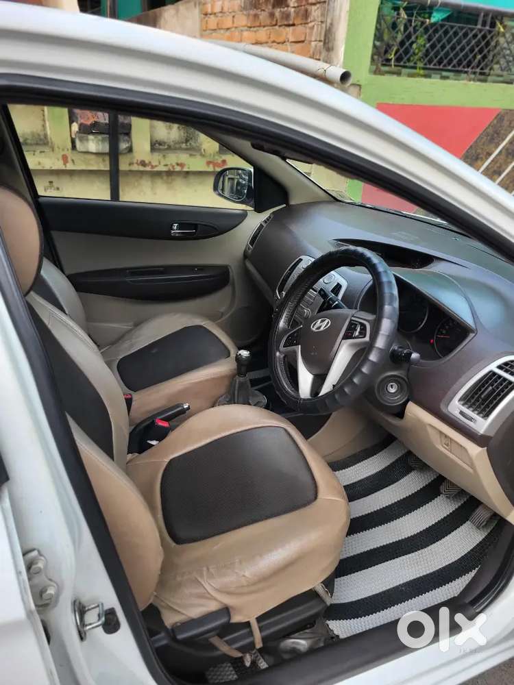 I20 Oct-20110 Sportz Model