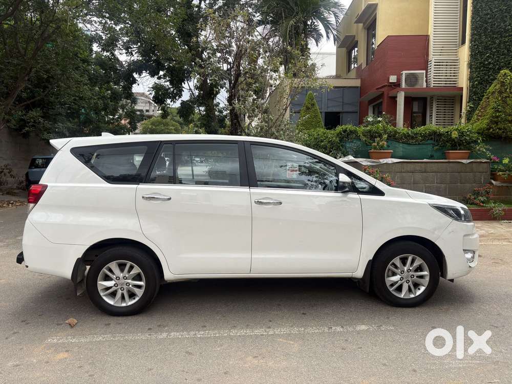 Toyota Innova Crysta 2.4 G Mt 7 Str, 2024, Diesel