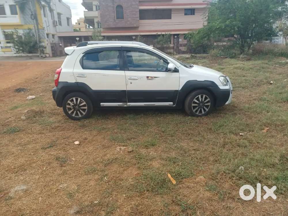 Toyota Etios Cross 2015