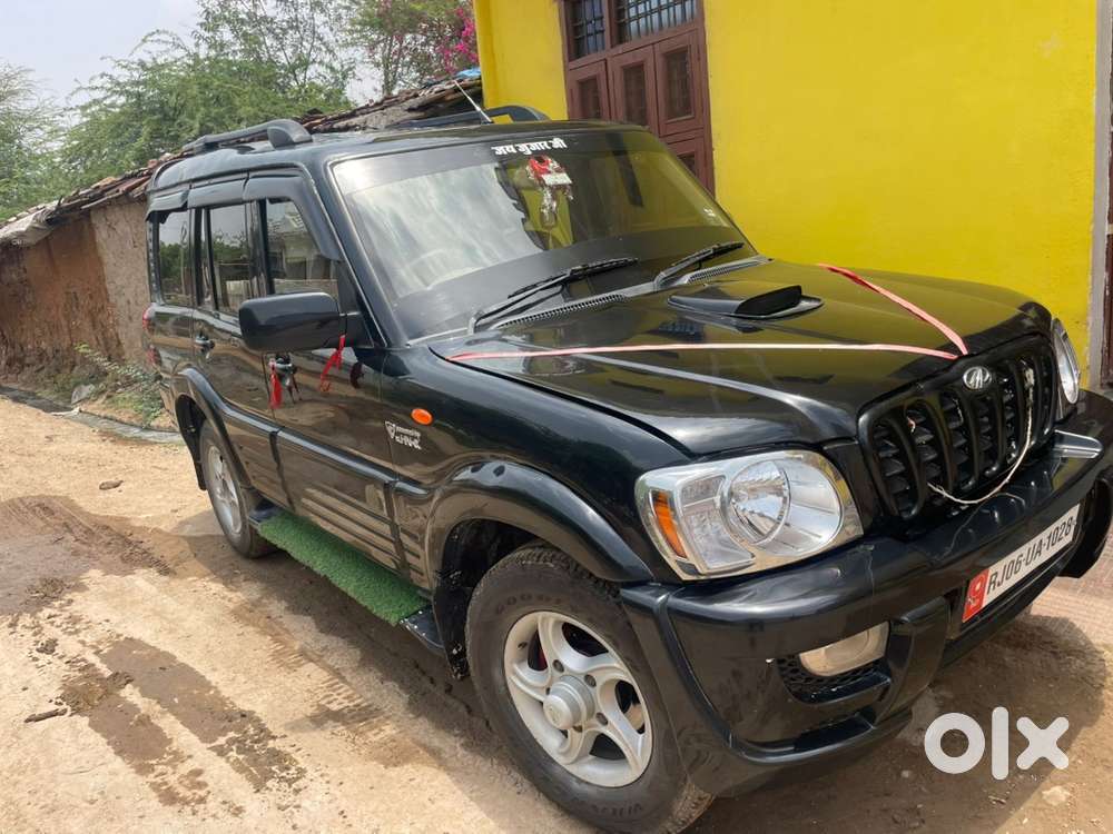 Mahindra Scorpio With New Colour New Tyres