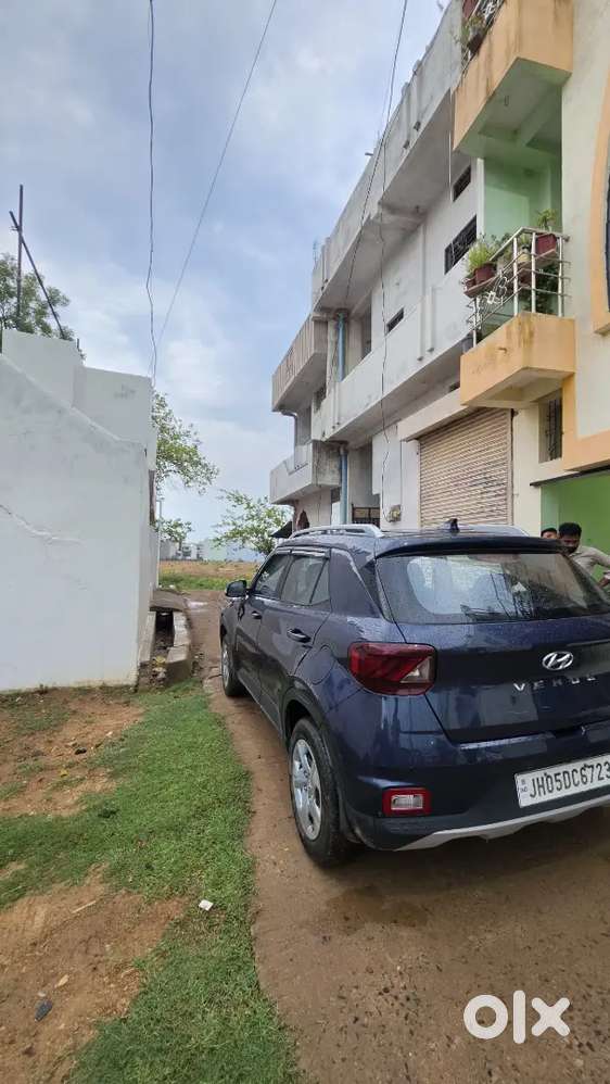 Hyundai Venue 2022 Petrol Well Maintained