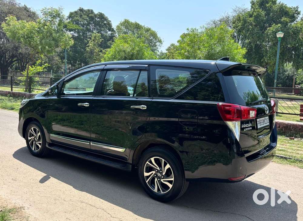 Toyota Innova Crysta 2.4 G Mt, 2024, Diesel