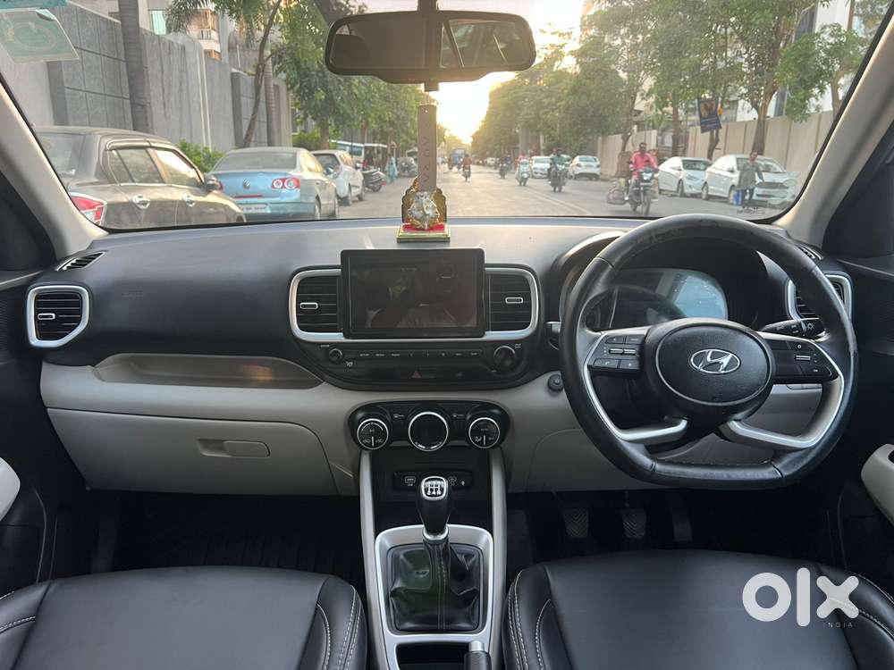 Hyundai Venue Sx Mt, 2024, Cng & Hybrids