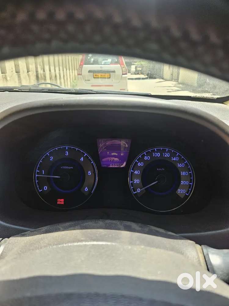 Hyundai Fluidic Verna 2012