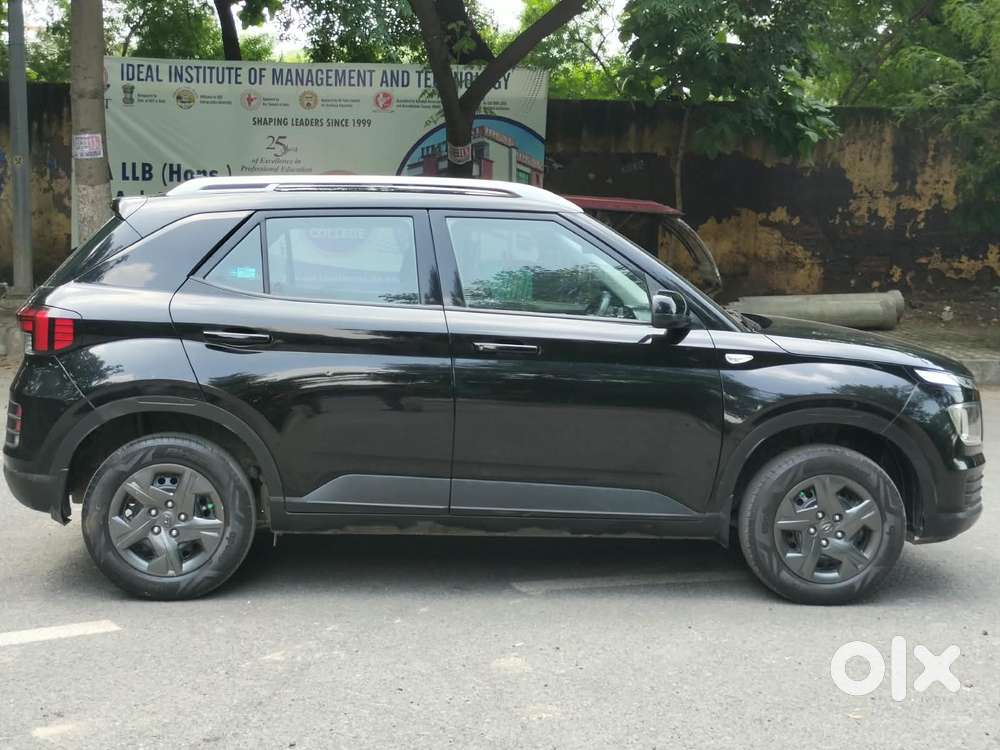 Hyundai Venue 1.2 S (o), 2023, Petrol