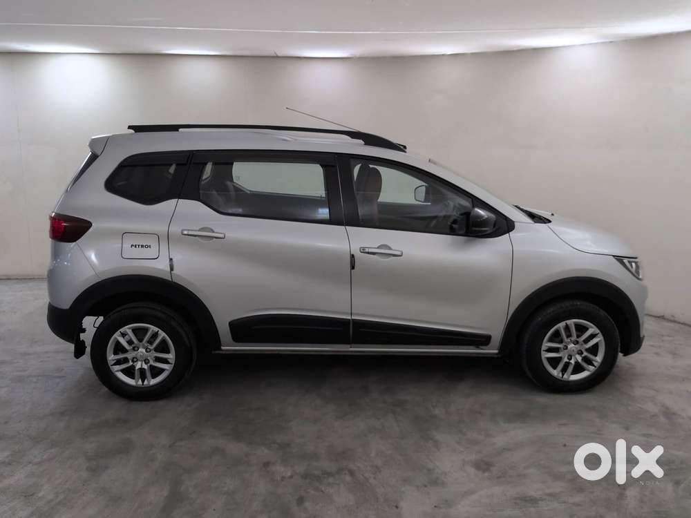 Renault Triber Rxt, 2022, Petrol