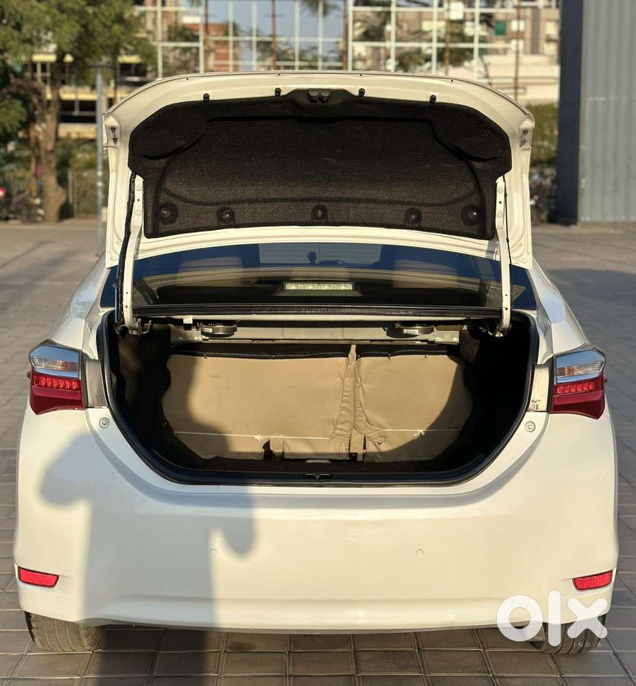 Toyota Corolla Altis 2013-2017 D-4d G, 2018, Diesel