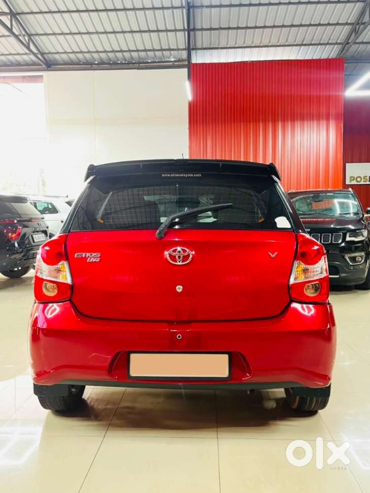 Toyota Etios Liva V Dual Tone, 2018, Petrol