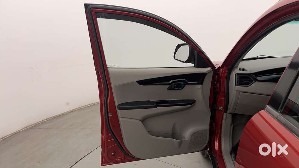 Mahindra Kuv 100 2016-2017 Mfalcon G80 K8 5str, 2016, Petrol