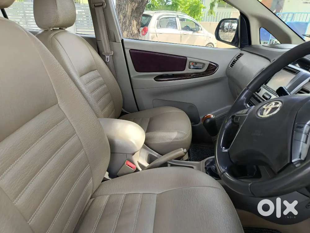 Toyota Innova 2.5 V 2013