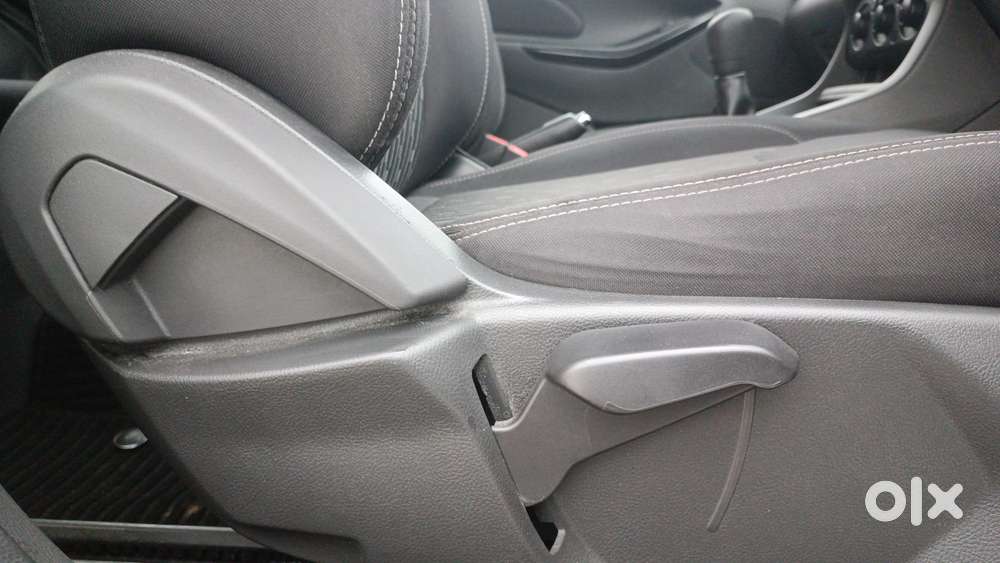 Ford Figo 2012-2015 Petrol Titanium, 2020, Petrol