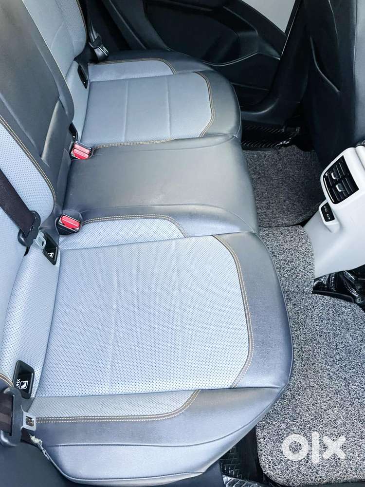 Skoda Kushaq 1.0 Tsi Style At (6 Airbags), 2023, Petrol