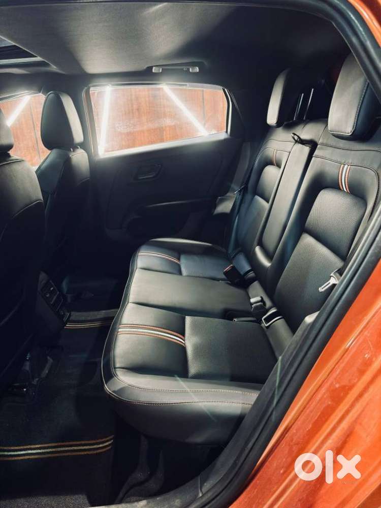 Tata Altroz 1.2 Xt I-turbo Petrol, 2025, Petrol