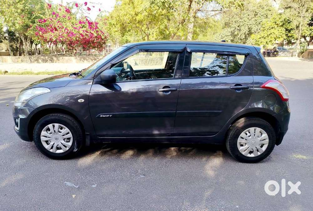 Maruti Suzuki Swift 1.2 Dlx, 2016, Petrol