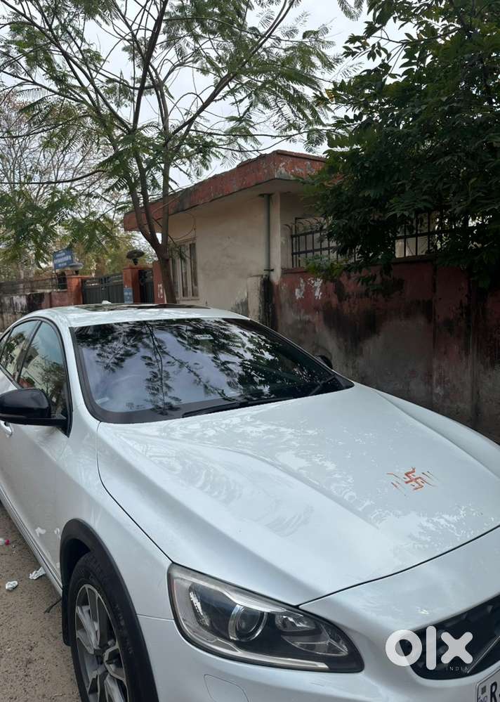 Volvo S60 Cross Country 2017 Diesel Well Maintained