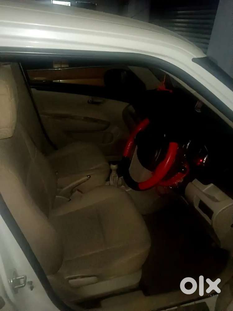 Maruti Suzuki Swift Dzire 2016 Petrol 118702 Km Driven