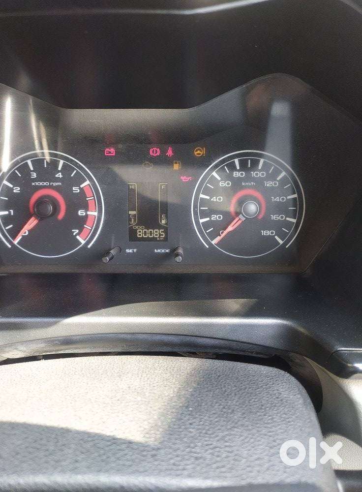 Mahindra Kuv 100 Mahindra-kuv-100-d75-k4-plus, 2016, Petrol