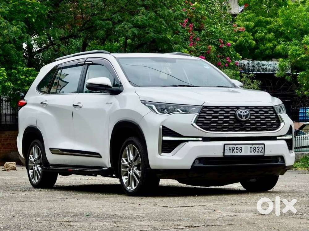 Toyota Innova Hycross 2.0 Zx Hybrid 7 Str, 2023, Petrol