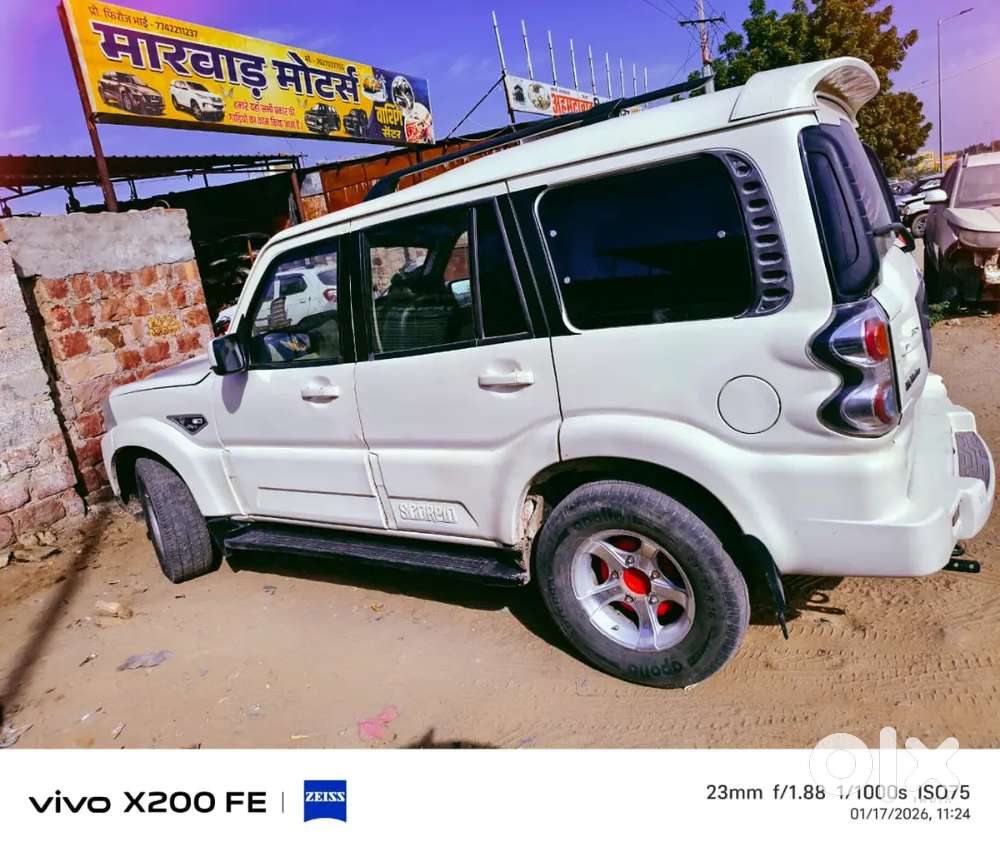 Mahindra Scorpio 2014 Diesel 125000 Km Driven Convert S10