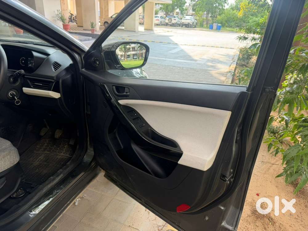 Tata Curvv Petrol 2025