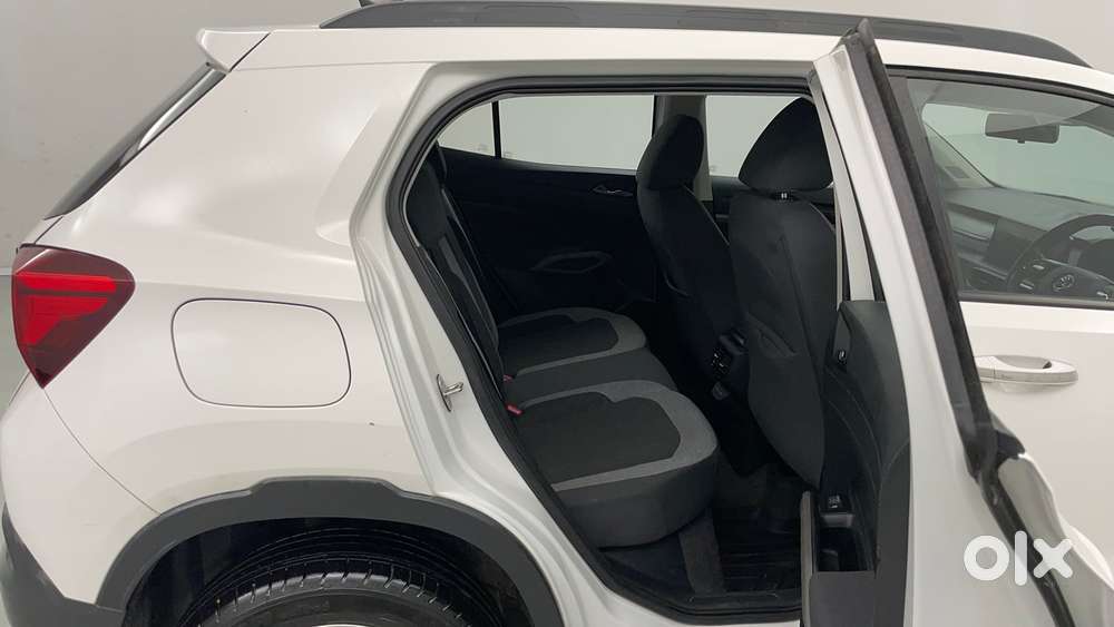 Skoda Kylaq Signature Plus At, 2025, Petrol