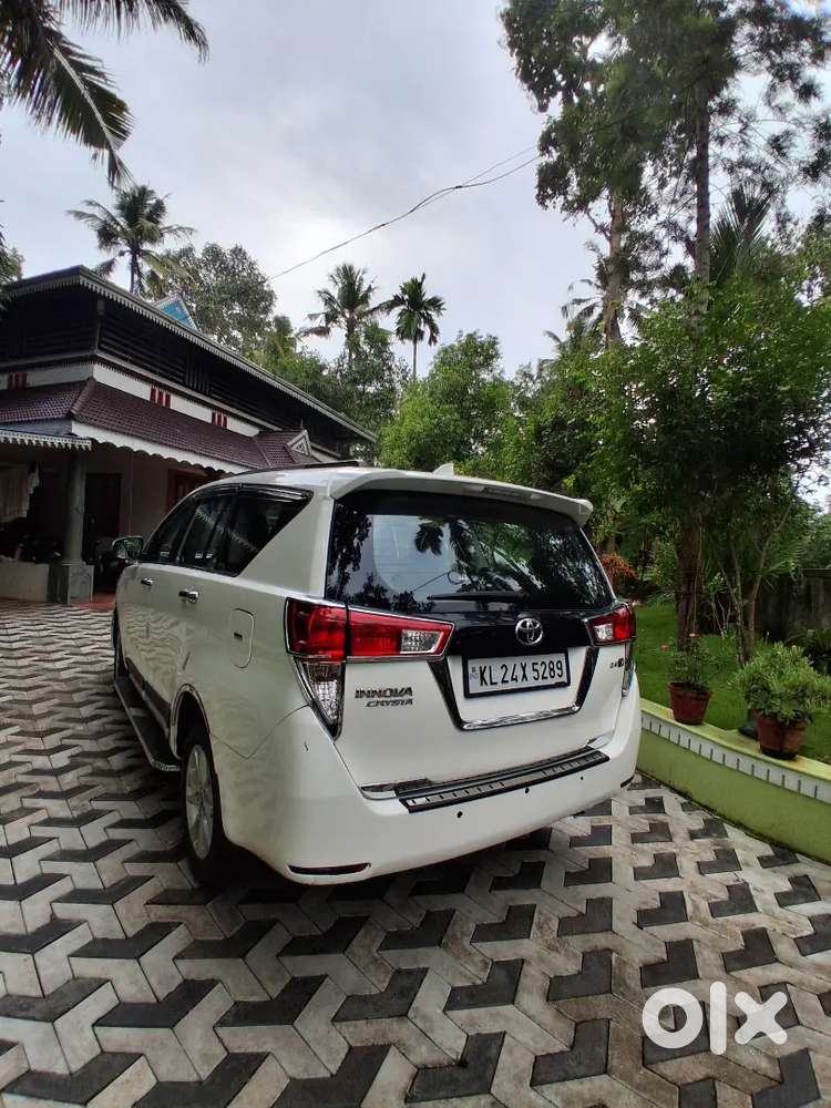 Toyota Innova Crysta 2016