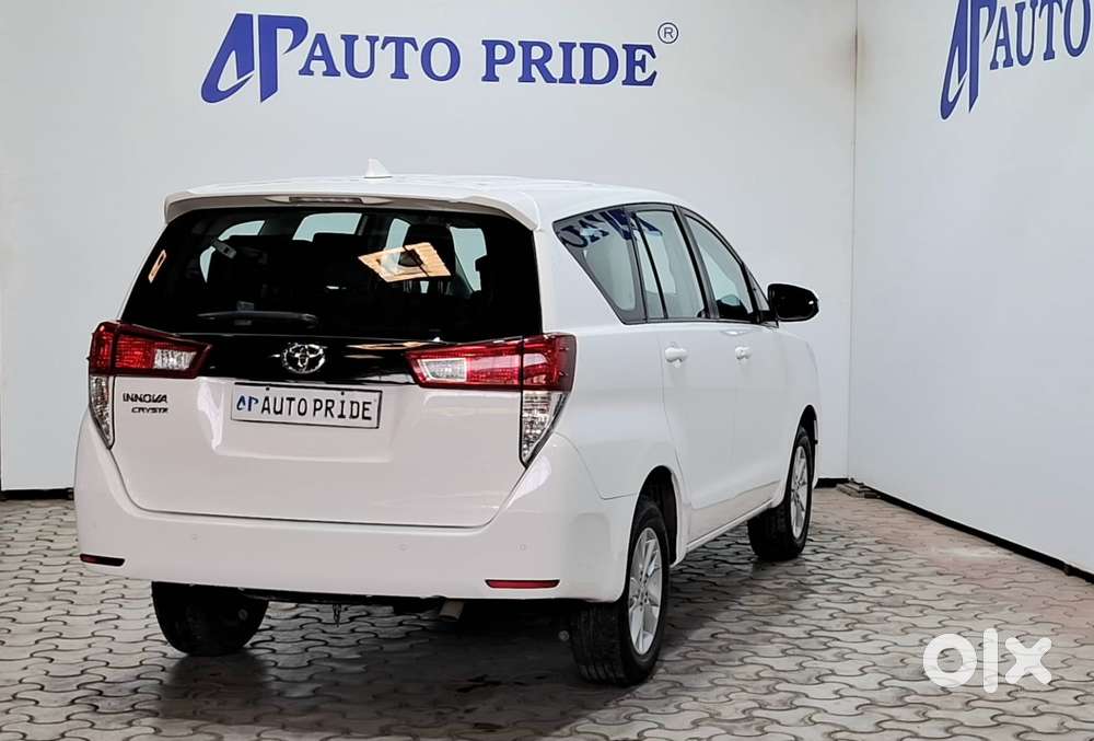 Toyota Innova Crysta 2.4 G Mt 7 Str, 2023, Diesel