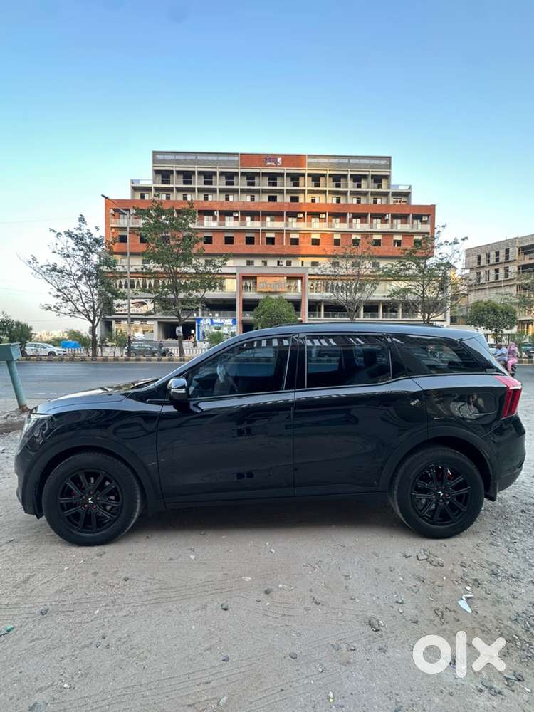 Mahindra Xuv700 2025 Diesel Well Maintained