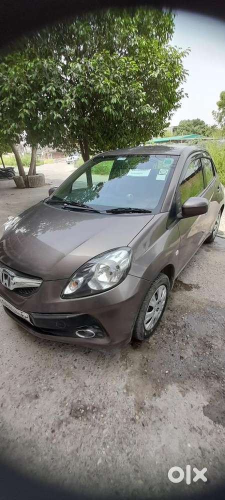 Honda Brio 2013 Petrol Well Maintained