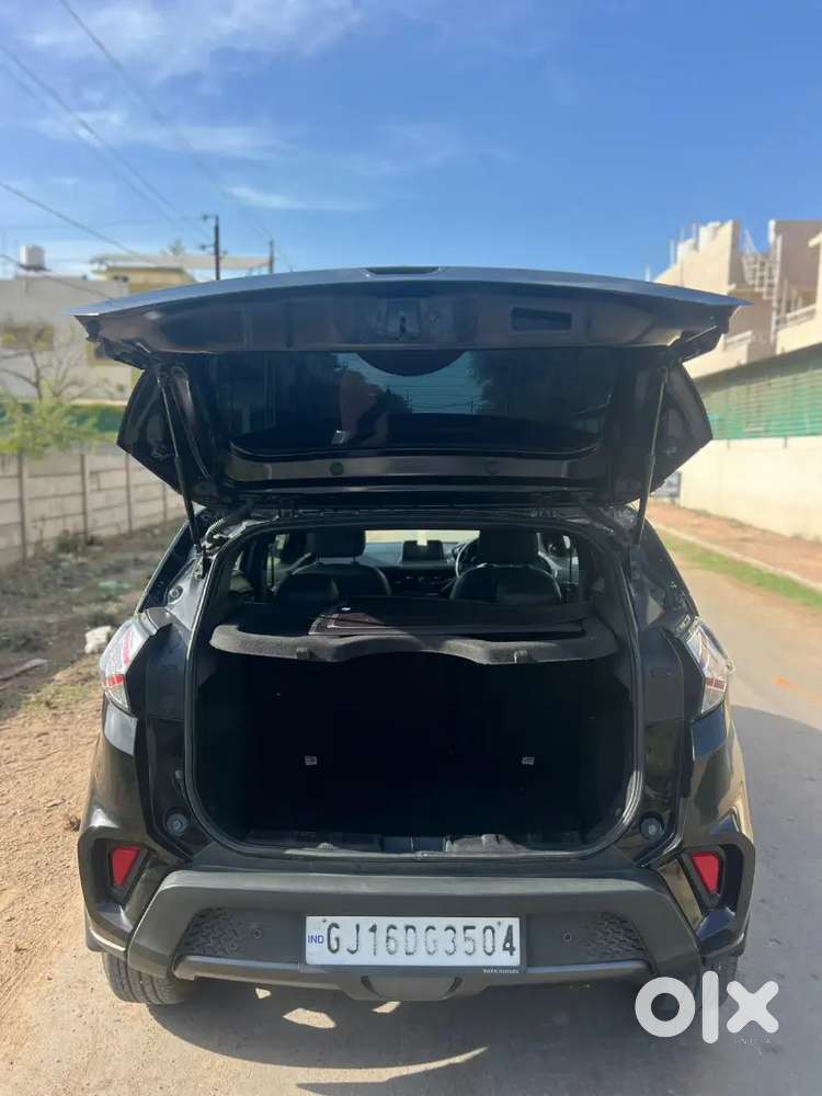 Nexon Xza+ (diesel Auto) 1 Owner