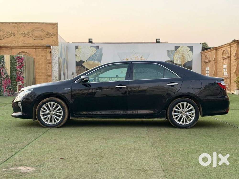 Toyota Camry 2.5 Hybrid, 2016, Cng & Hybrids