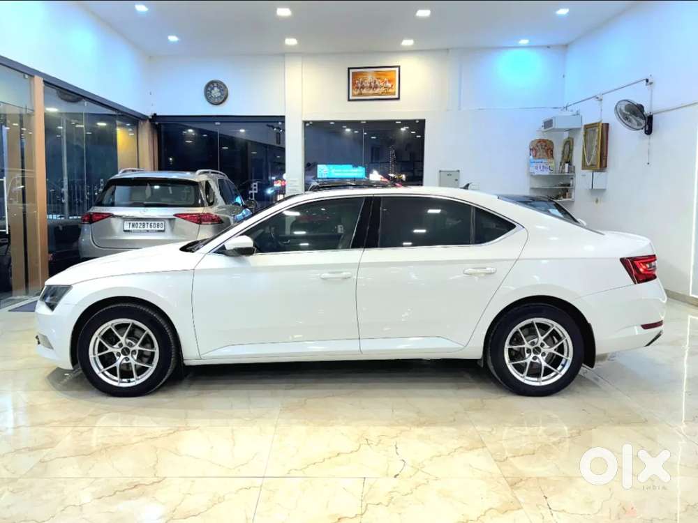 Skoda Superb [2014-2016] 1.8 Style Tsi At, 2017, Petrol