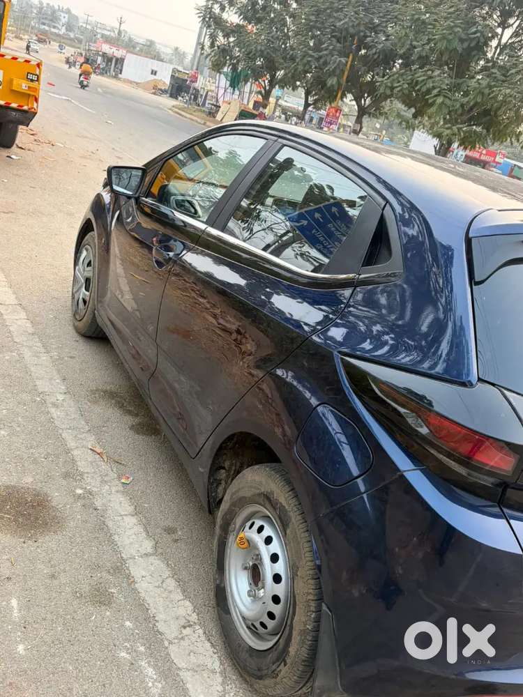 Tata Altroz 2024 Petrol Well Maintained