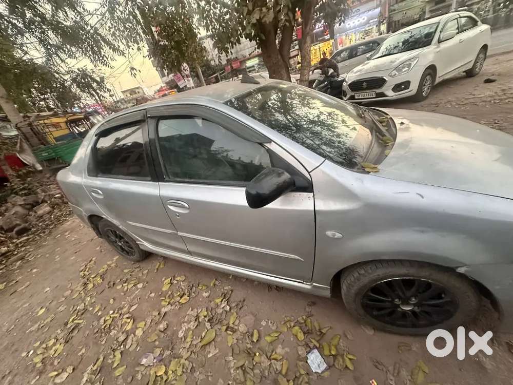 Toyota Etios 1.5 V 2012