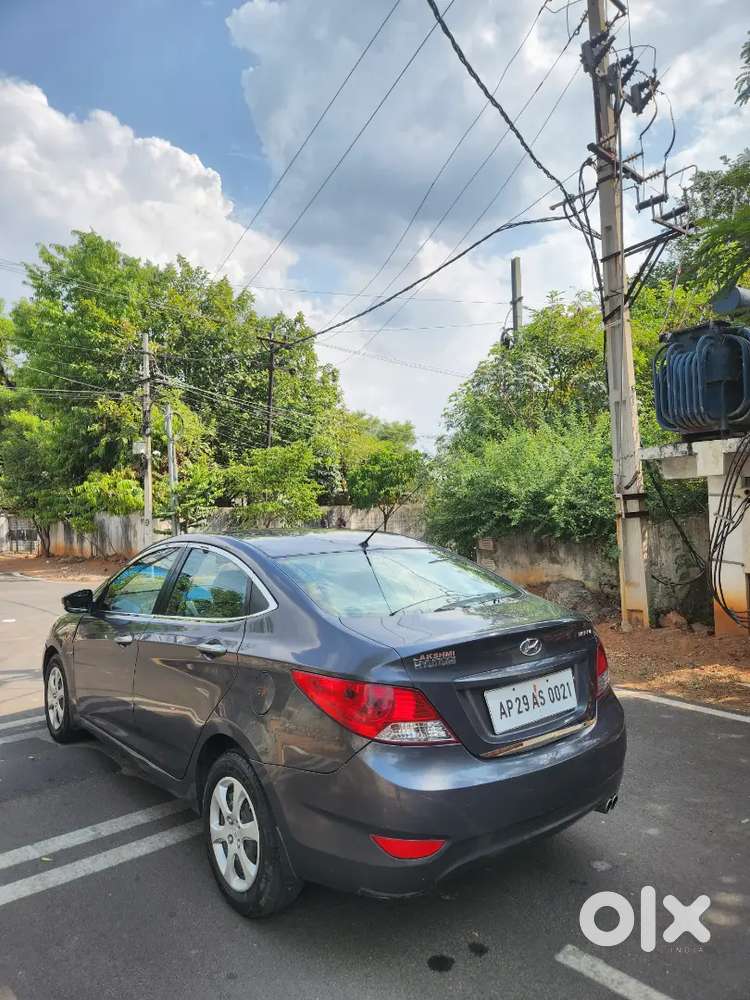 Hyundai Verna 2012