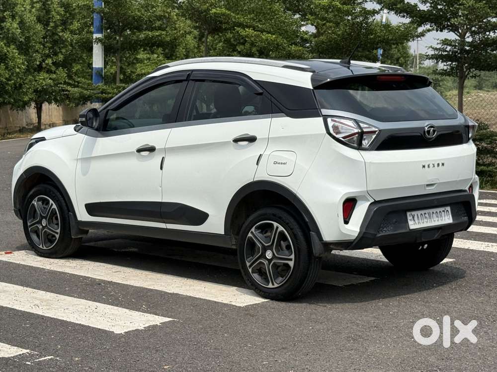 Tata Nexon 1.2 Revotron Xma Amt (s), 2021, Diesel