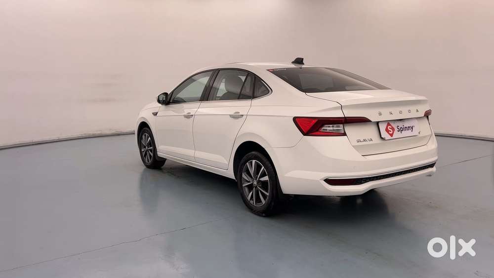 Skoda Slavia Style 1.0l Tsi At, 2022, Petrol