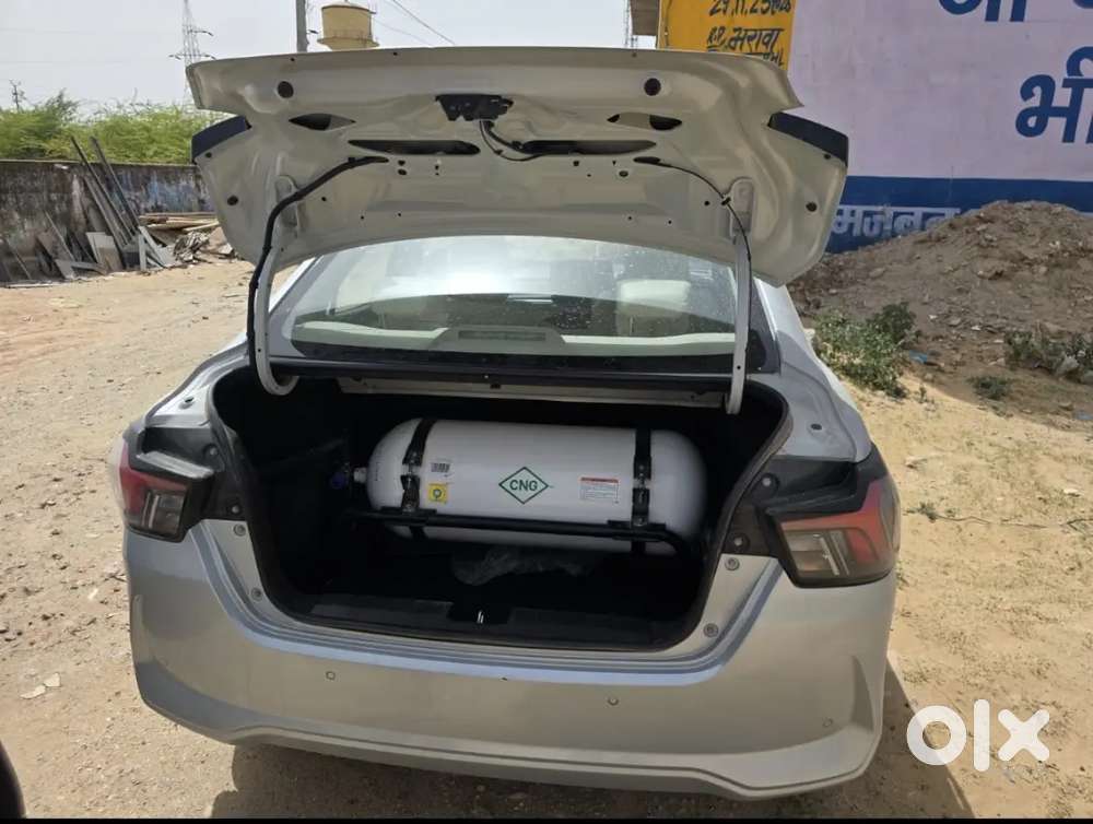 Maruti Suzuki Dzire Zxi 2025 Cng Manuál