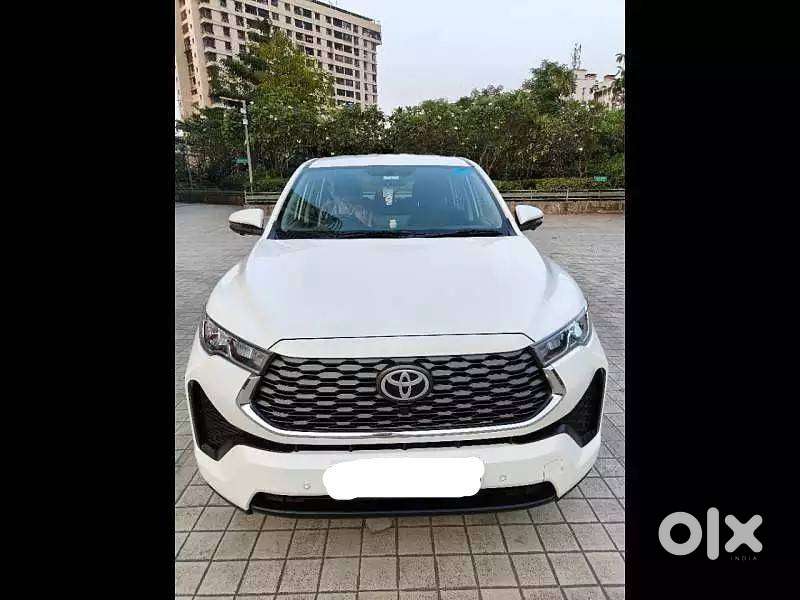 Toyota Hycross 2023