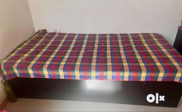 Single box bed price outlet olx