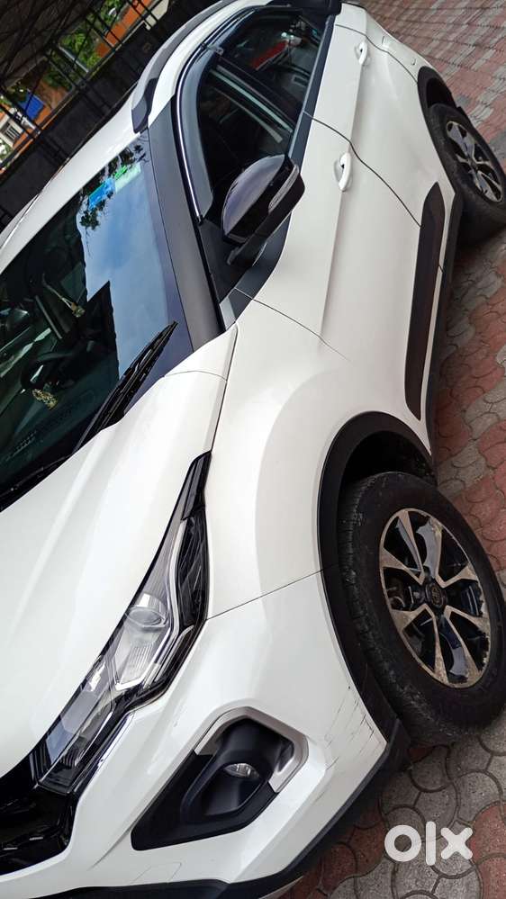 Tata Nexon 1.2 Revotron Xza Plus, 2020, Petrol