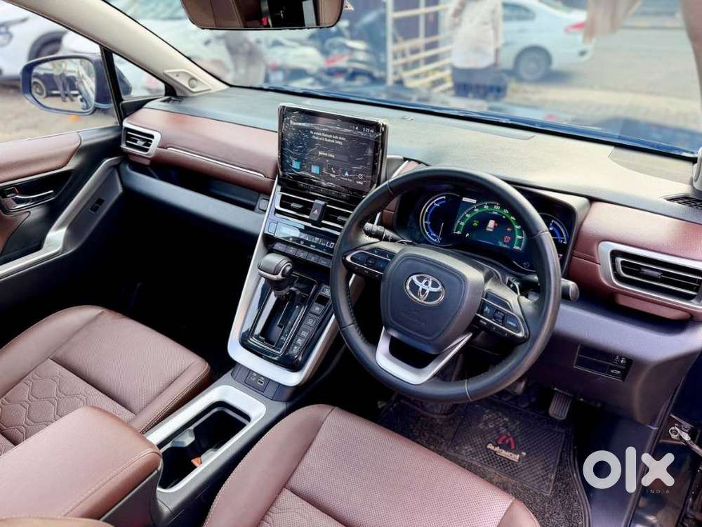 Toyota Innova Hycross 2.0 Zx Hybrid 7 Str, 2024, Petrol