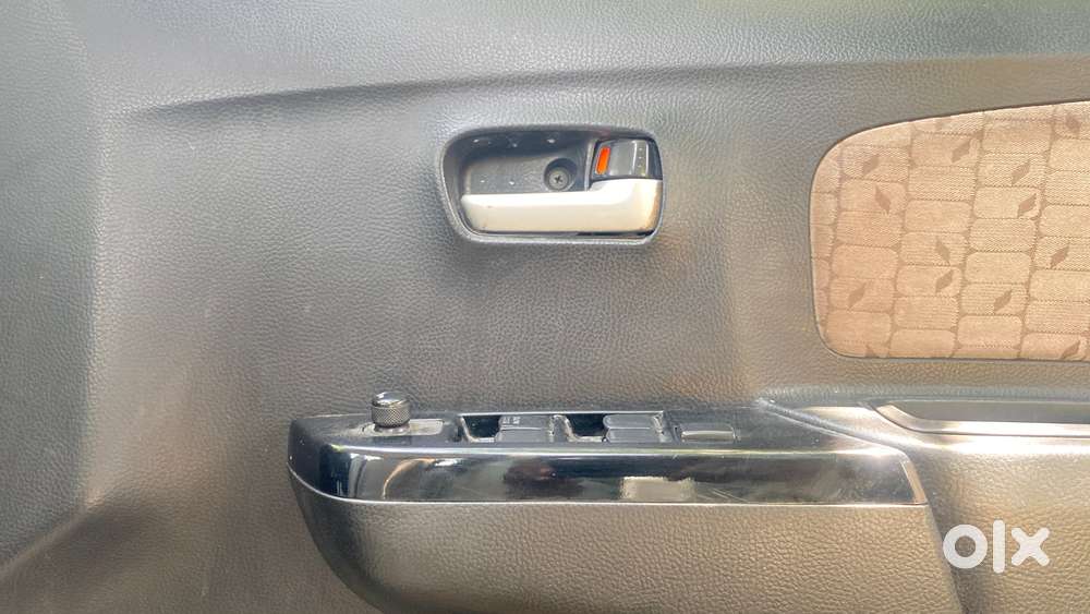 Maruti Suzuki Wagon R Vxi Amt, 2017, Petrol