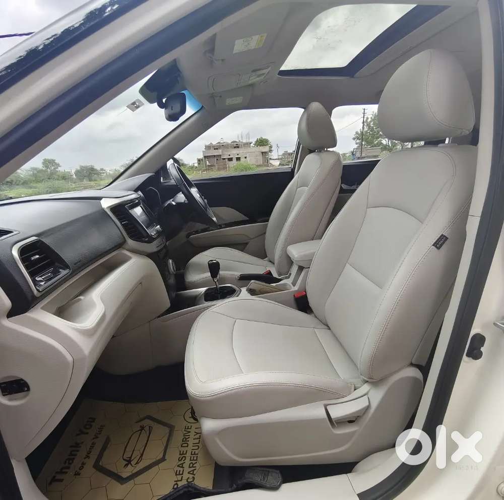 Mahindra Xuv300 W8 (o) Showroom Condition