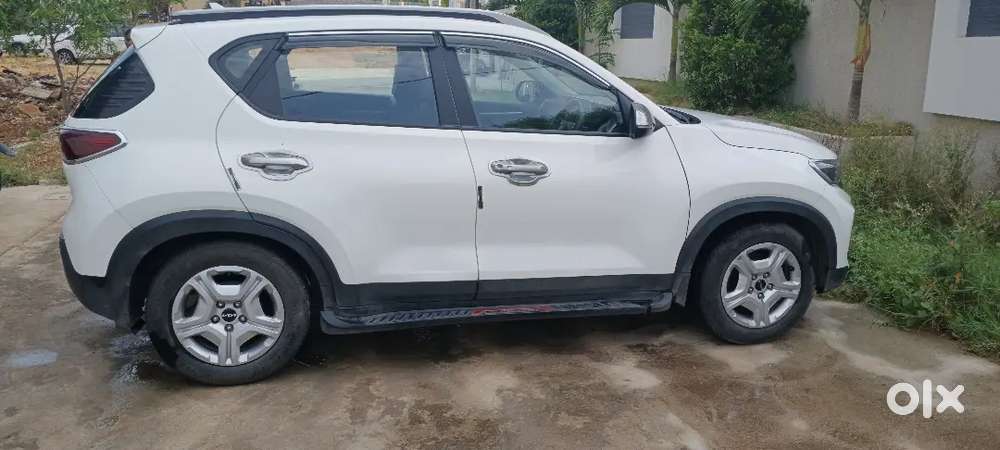 Kia Sonet 2021 Petrol 30000km Driven