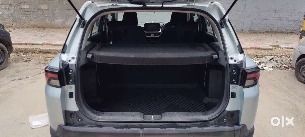 Maruti Suzuki Brezza Zxi At (petrol) &ndash; Single Owner &ndash; Sunroof