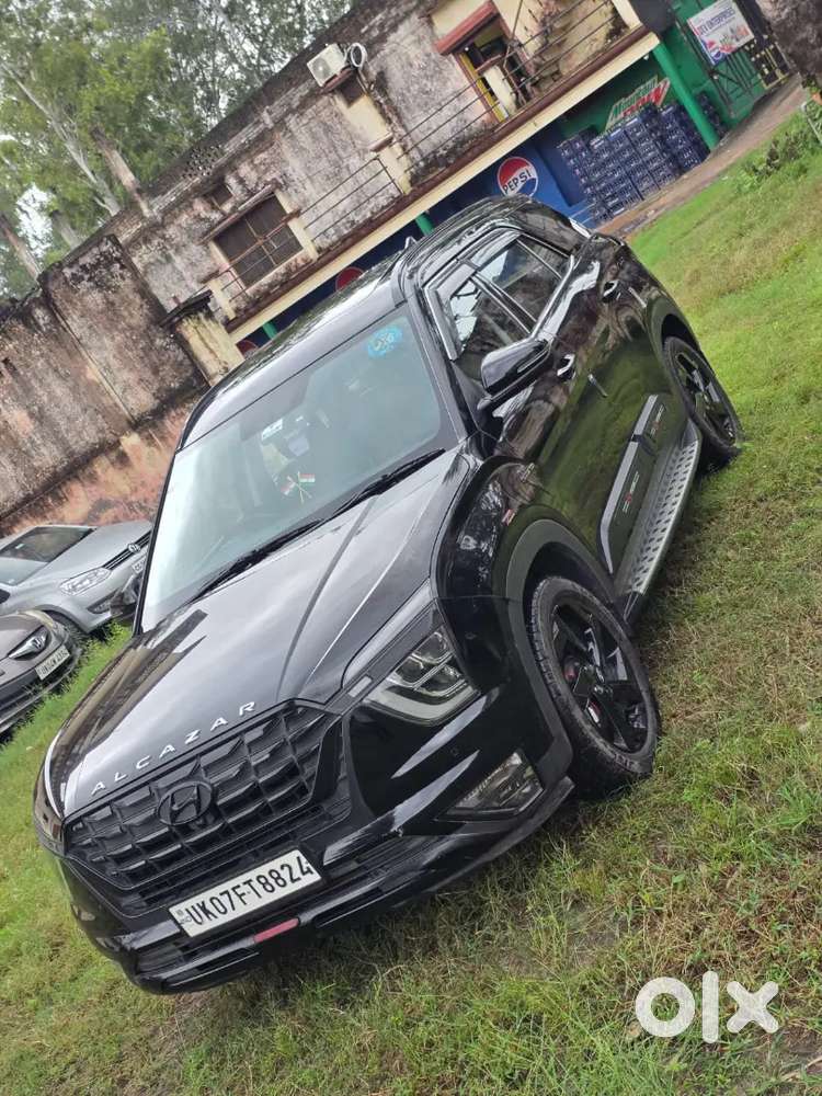 Hyundai Alcazar  Signature (o) Seater 
Petrol 
Automatic Top