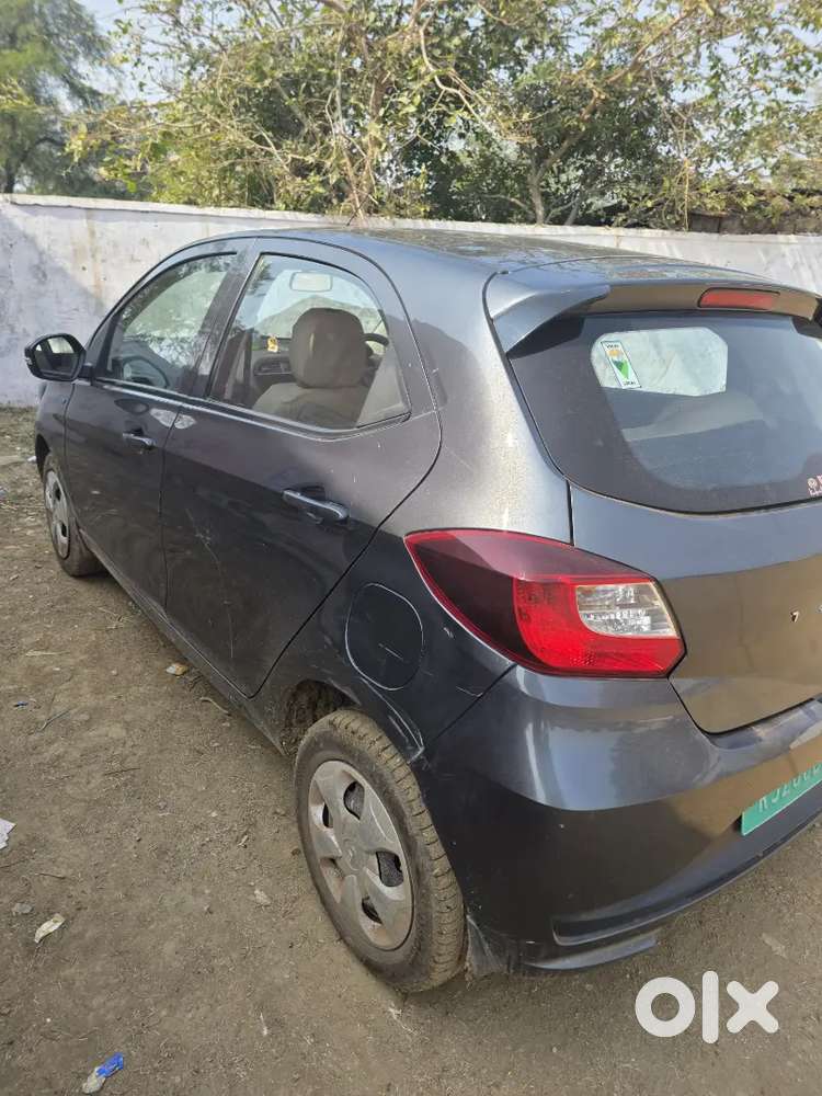 बिल्कुल नई के जैसी,