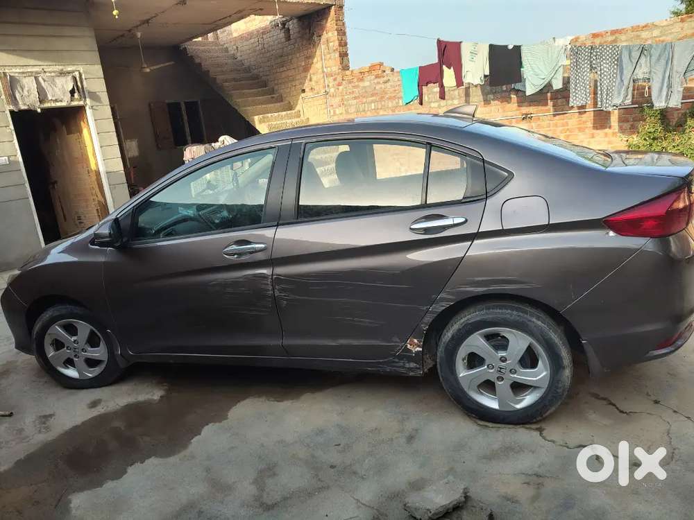 Car Chalane Mai Saaf Hai Thoda Body Pe Scrach Hai